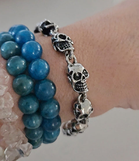 21cm stainless steel skull bracelet.